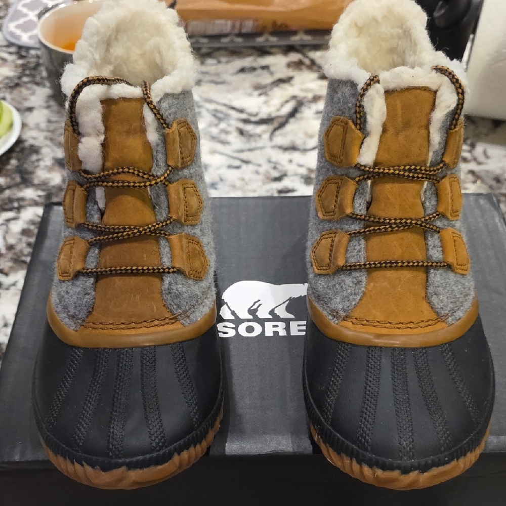 Sorel Tan and Black Out 'N About Boots - Picture 2 of 7